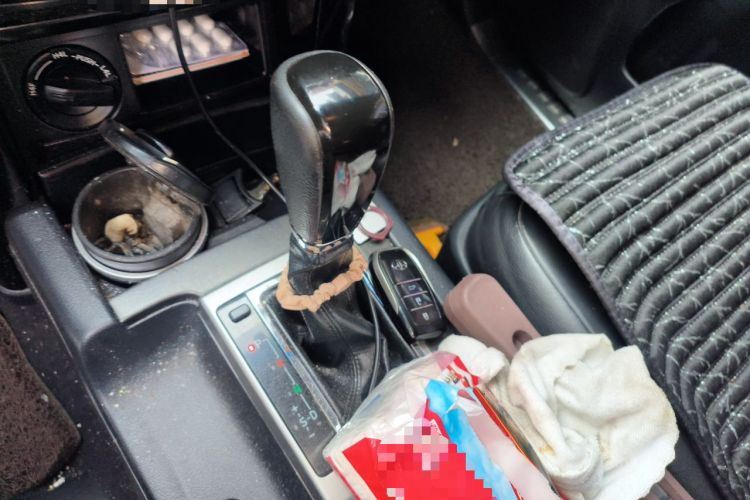 Used Toyota Prado 2016 2.7L Automatic Standard Edition Gear Lever