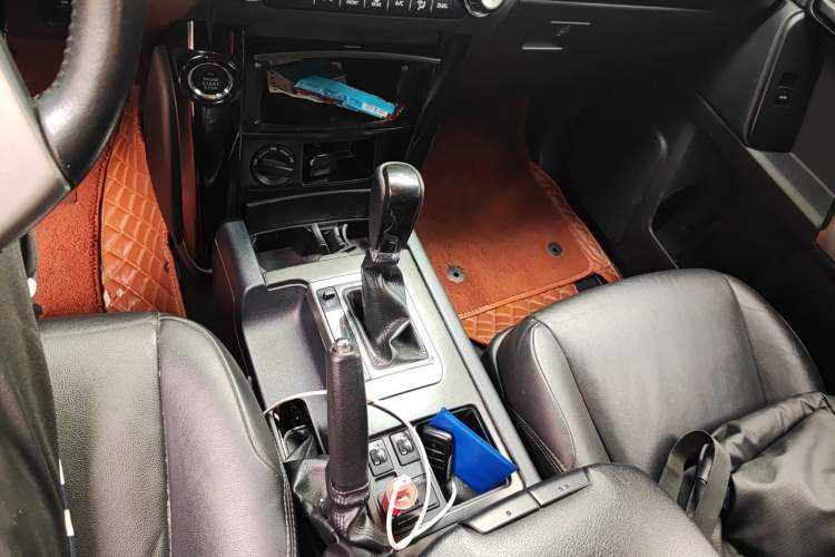 Used Toyota Prado 2016 2.7L Automatic Standard Edition Gear Lever