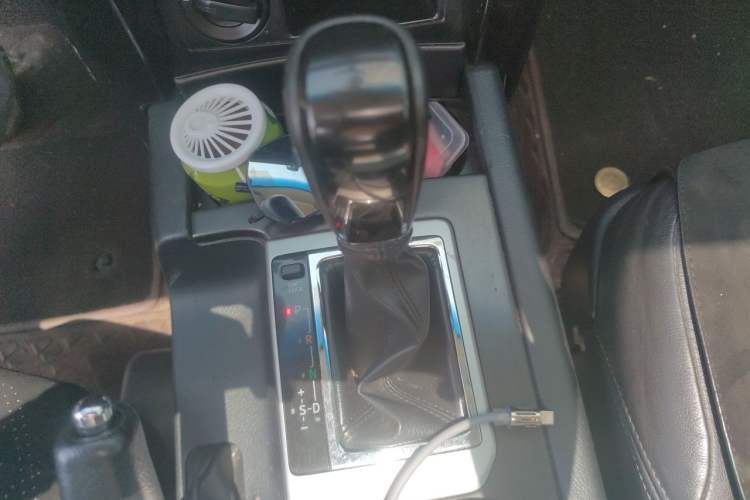 Used Toyota Prado 2016 2.7L Automatic Standard Edition Gear Lever