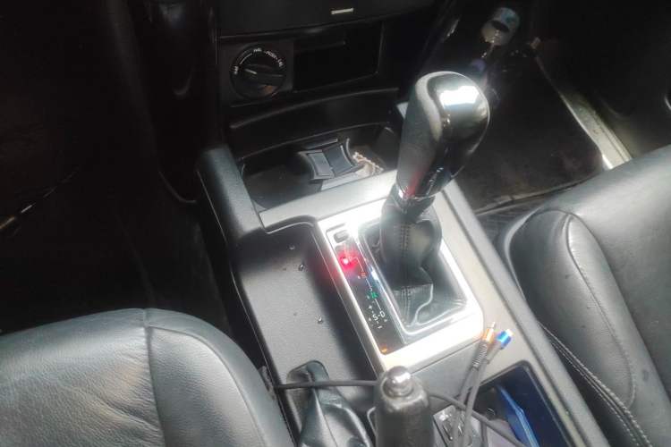 Used Toyota Prado 2016 2.7L Automatic Standard Edition Gear Lever