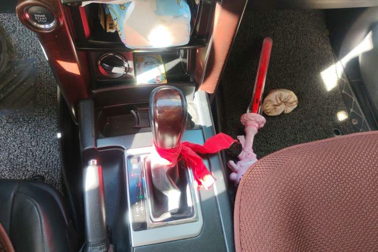 Used Toyota Prado 2016 2.7L Automatic Standard Edition Gear Lever