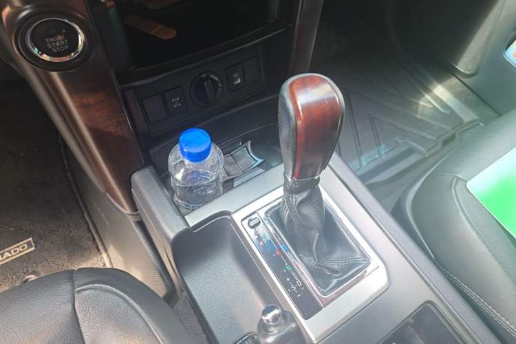 Used Toyota Prado 2016 3.5L Automatic TX-L Gear Lever