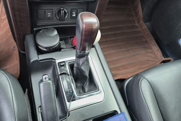 Used Toyota Prado 2016 3.5L Automatic TX-L NAVI Gear Lever