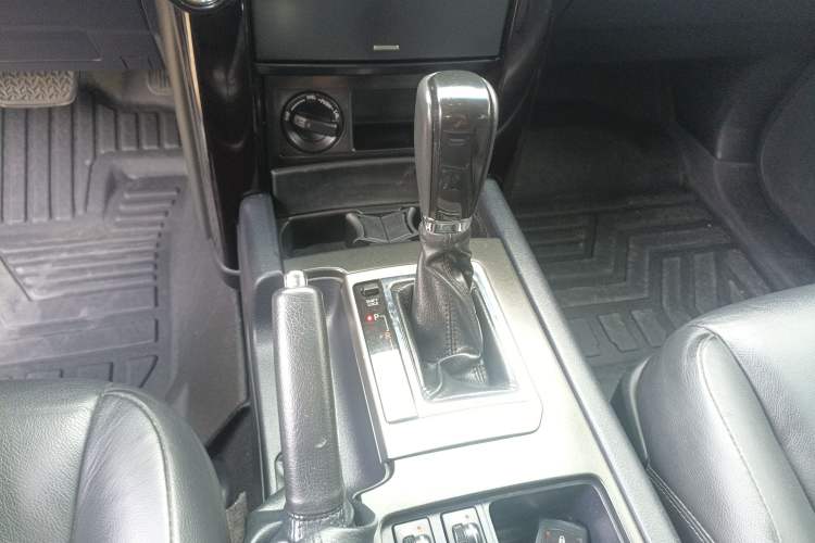 Used Toyota Prado 2016 2.7L Automatic Standard Edition Gear Lever