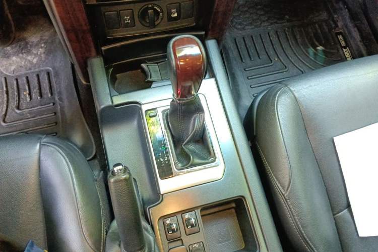Used Toyota Prado 2016 3.5L Automatic TX-L NAVI Gear Lever