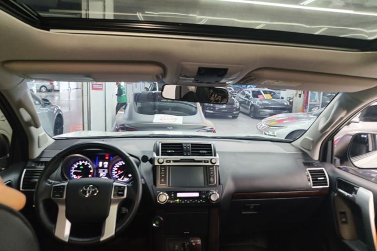 Used Toyota Prado 2016 3.5L Automatic TX-L Headliner