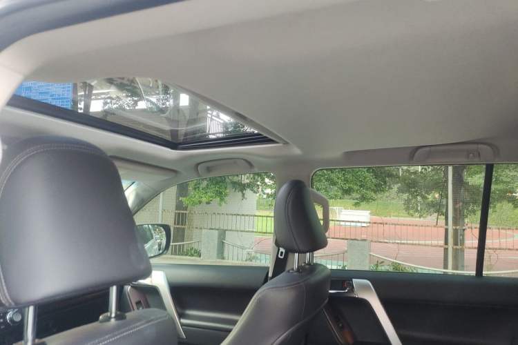 Used Toyota Prado 2016 3.5L Automatic TX-L Headliner