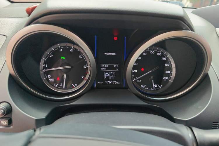 Used Toyota Prado 2016 3.5L Automatic TX-L Instrument Cluster