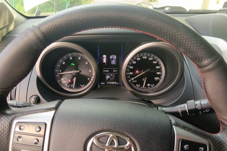 Used Toyota Prado 2016 3.5L Automatic TX-L Instrument Cluster