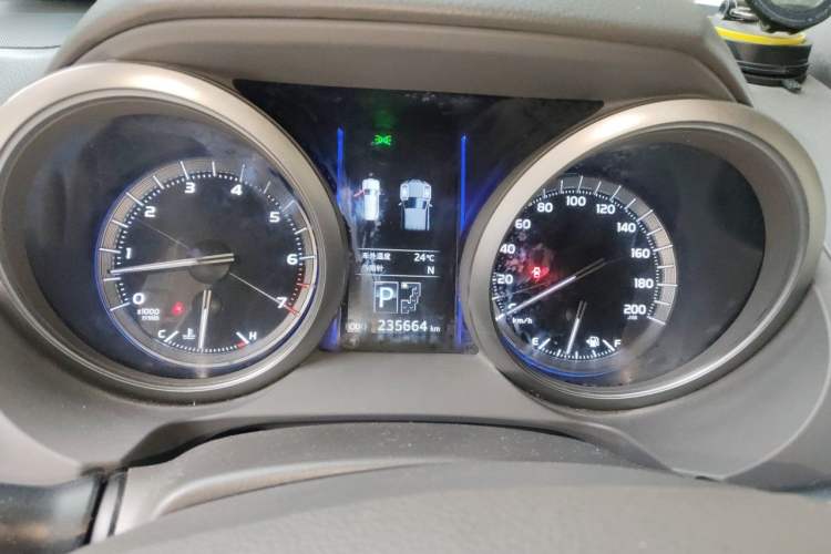 Used Toyota Prado 2016 3.5L Automatic TX-L Instrument Cluster