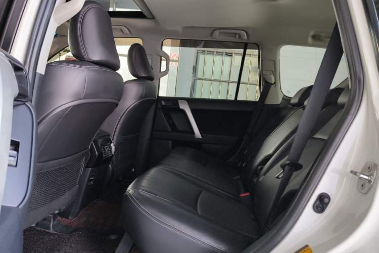 Used Toyota Prado 2016 2.7L Automatic Standard Edition Interior 1