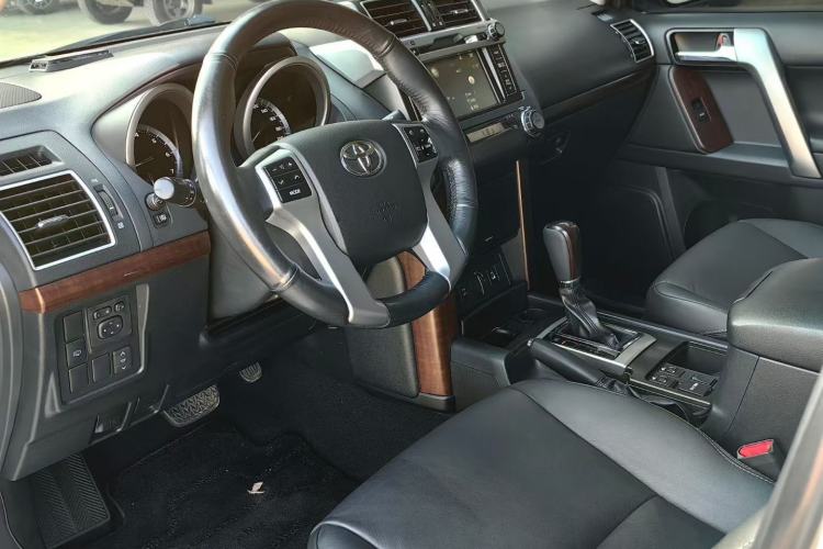 Used Toyota Prado 2016 3.5L Automatic TX-L NAVI Interior 1