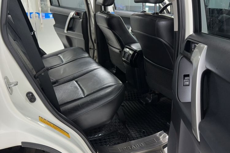 Used Toyota Prado 2016 2.7L Automatic Standard Edition Interior 1