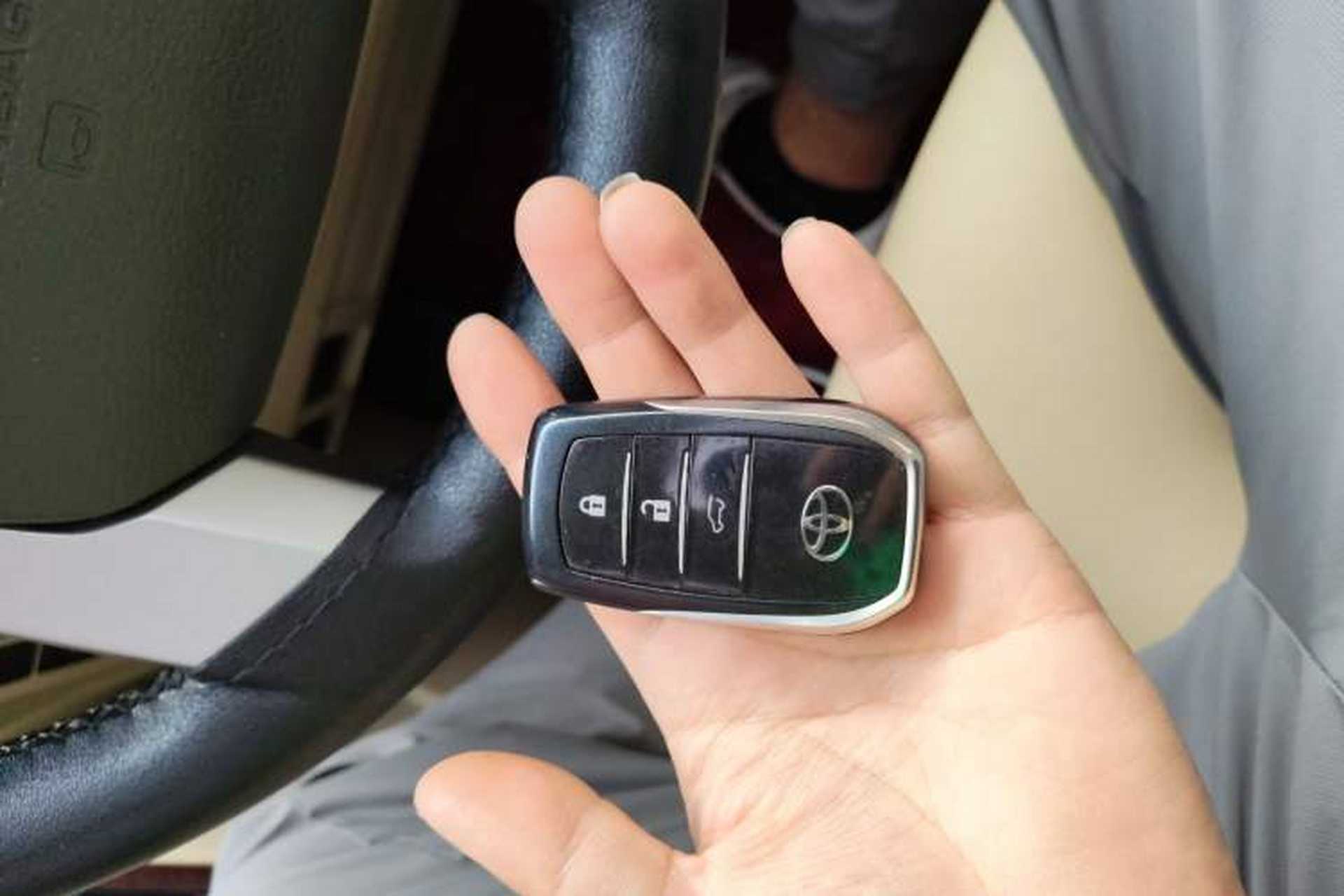 Used Toyota Prado 2016 3.5L Automatic TX-L Interior 1