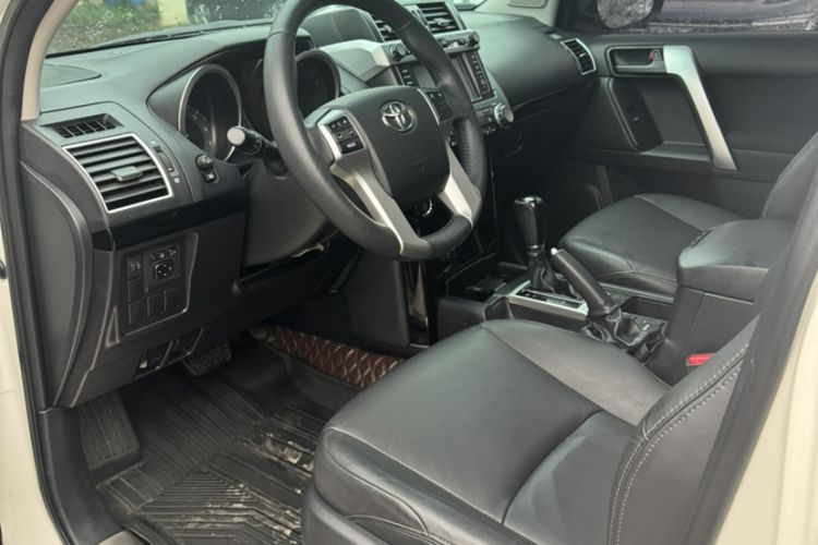 Used Toyota Prado 2016 2.7L Automatic Standard Edition Interior 2