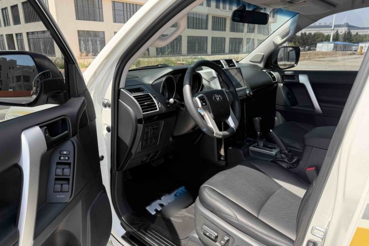 Used Toyota Prado 2016 2.7L Automatic Standard Edition Interior 2