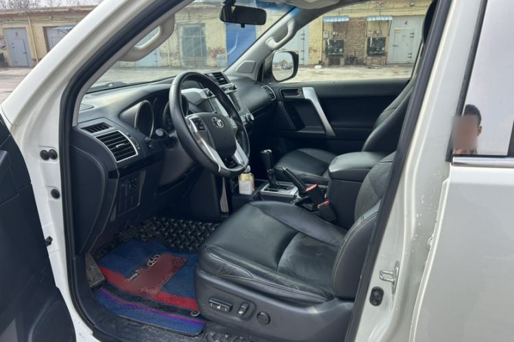 Used Toyota Prado 2016 2.7L Automatic Standard Edition Interior 2