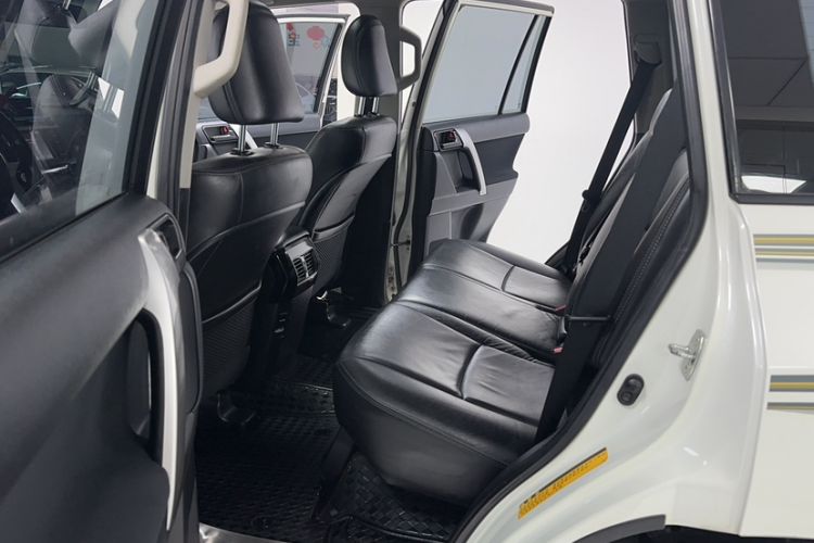 Used Toyota Prado 2016 2.7L Automatic Standard Edition Interior 2
