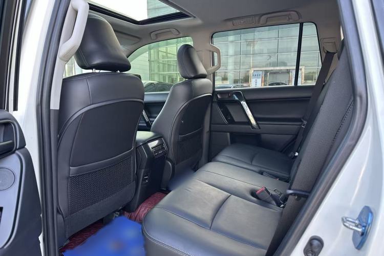 Used Toyota Prado 2016 2.7L Automatic Luxury Edition Interior 2