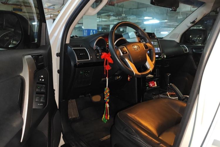 Used Toyota Prado 2016 2.7L Automatic Standard Edition Interior 3