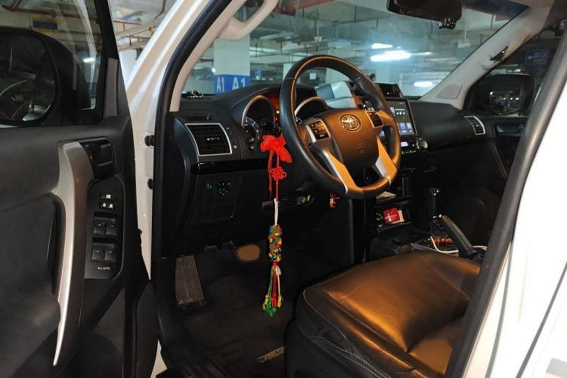 Used Toyota Prado 2016 2.7L Automatic Standard Edition Interior 3