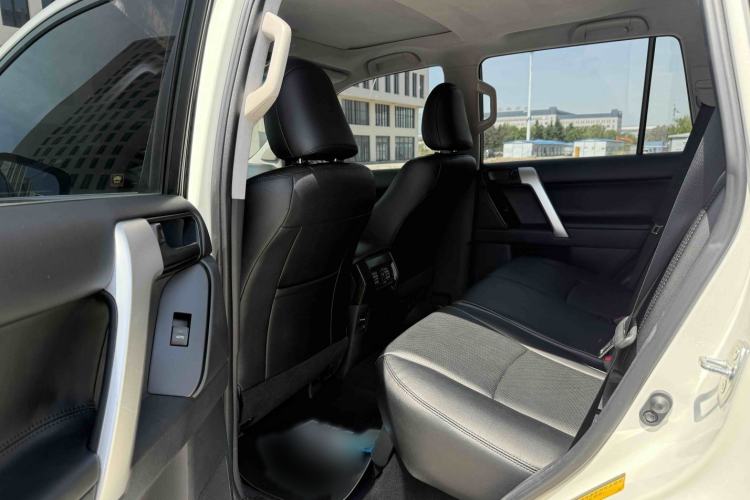 Used Toyota Prado 2016 2.7L Automatic Standard Edition Interior 3