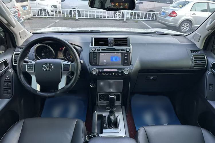 Used Toyota Prado 2016 2.7L Automatic Luxury Edition Interior 3