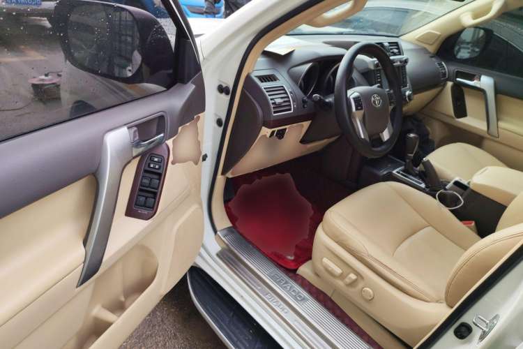 Used Toyota Prado 2016 3.5L Automatic TX-L Interior 3