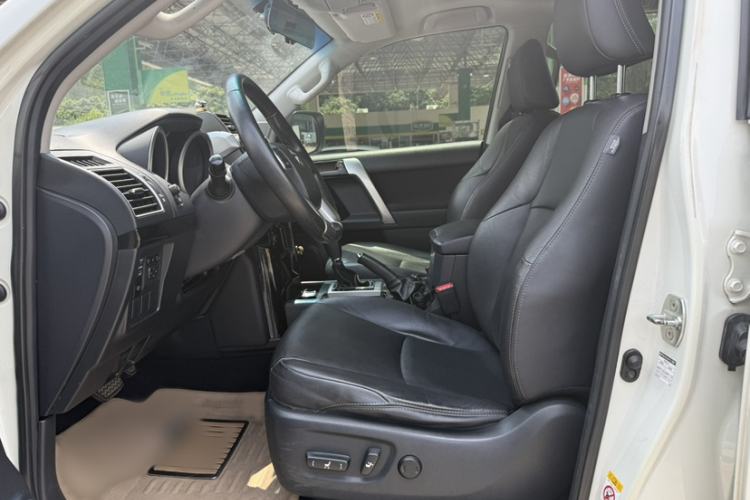 Used Toyota Prado 2016 2.7L Automatic Luxury Edition Interior 3
