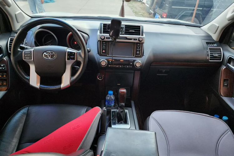 Used Toyota Prado 2016 3.5L Automatic TX-L Interior 4