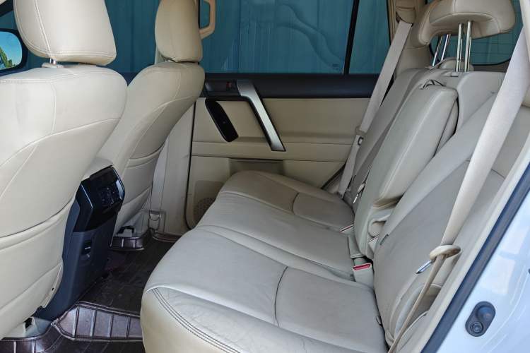 Used Toyota Prado 2016 2.7L Automatic Standard Edition Interior 4
