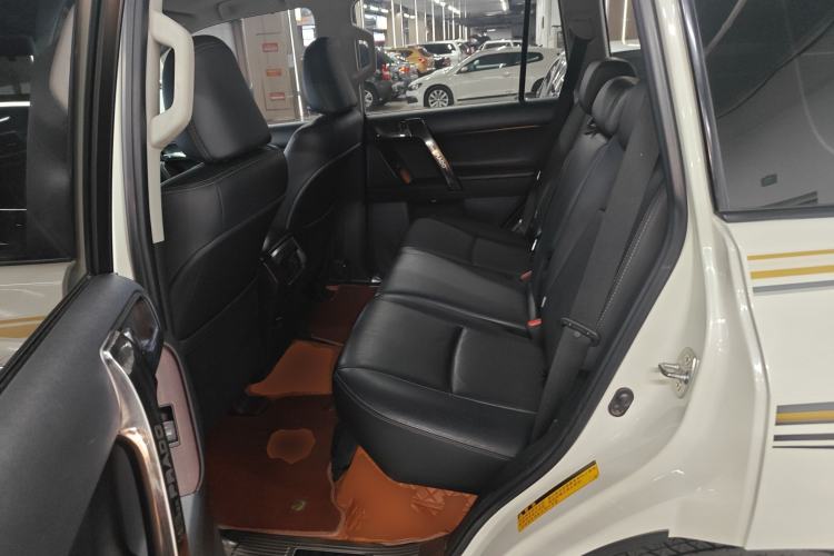 Used Toyota Prado 2016 3.5L Automatic TX-L Interior 4