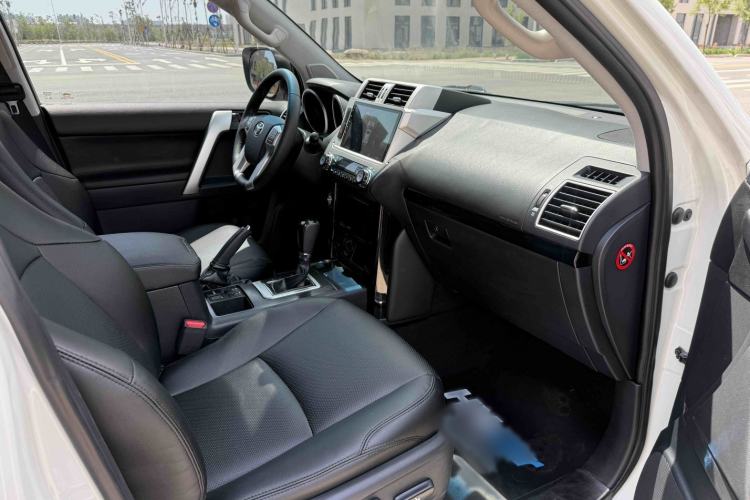 Used Toyota Prado 2016 2.7L Automatic Standard Edition Interior 4