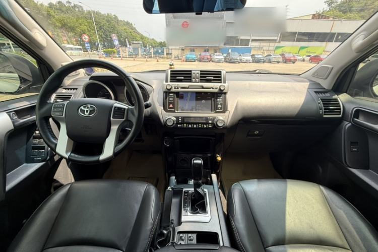 Used Toyota Prado 2016 2.7L Automatic Luxury Edition Interior 4