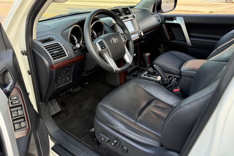 Used Toyota Prado 2016 3.5L Automatic TX-L Interior 5