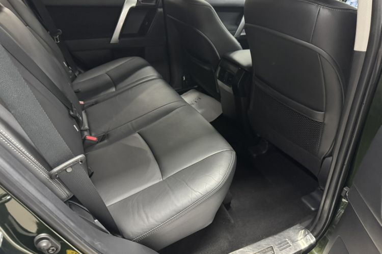 Used Toyota Prado 2016 2.7L Automatic Standard Edition Interior 5