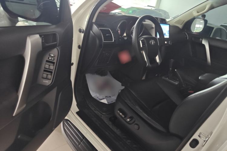 Used Toyota Prado 2016 2.7L Automatic Standard Edition Interior 6
