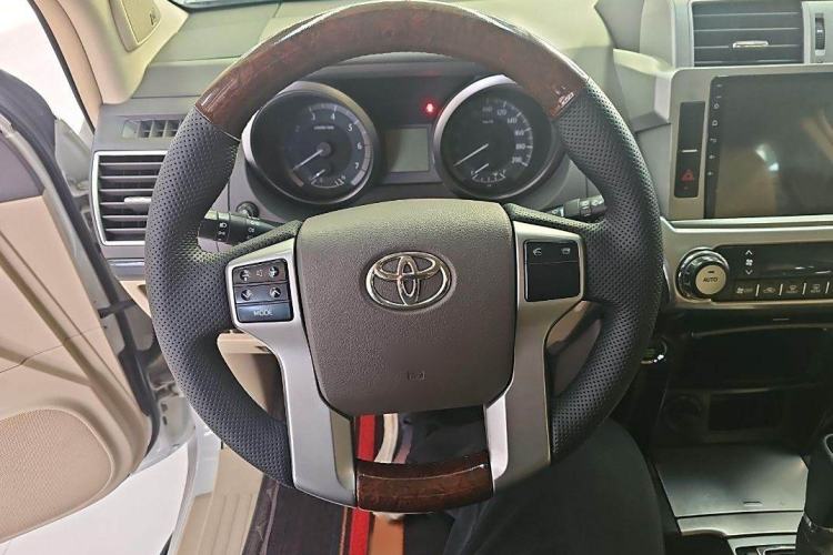 Used Toyota Prado 2016 2.7L Automatic Luxury Edition Interior 6