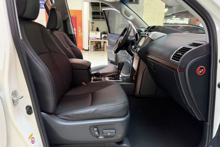Used Toyota Prado 2016 3.5L Automatic TX-L NAVI Interior 6