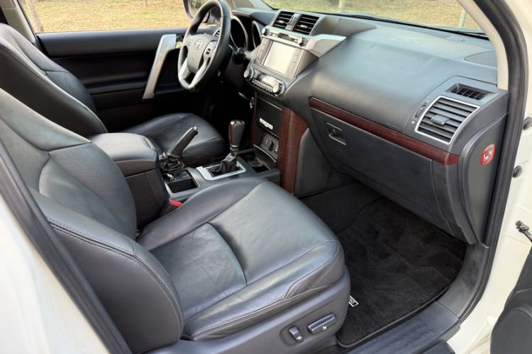 Used Toyota Prado 2016 3.5L Automatic TX-L Interior 8