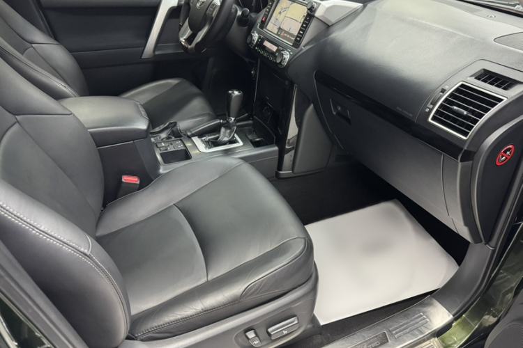 Used Toyota Prado 2016 2.7L Automatic Standard Edition Interior 8