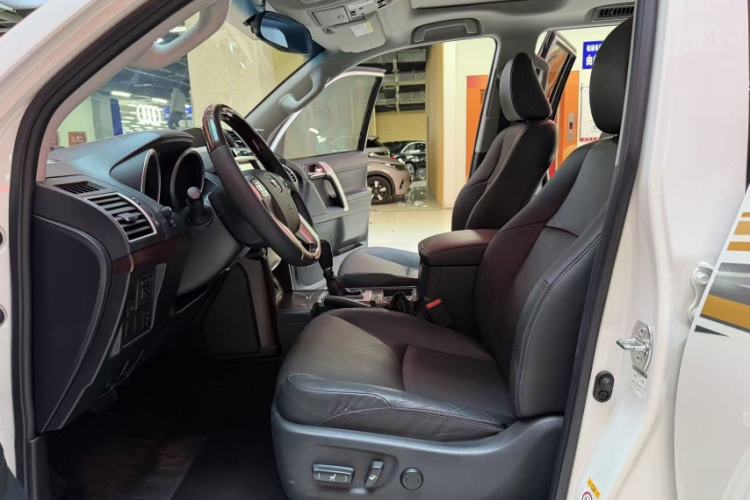 Used Toyota Prado 2016 3.5L Automatic TX-L NAVI Interior 8