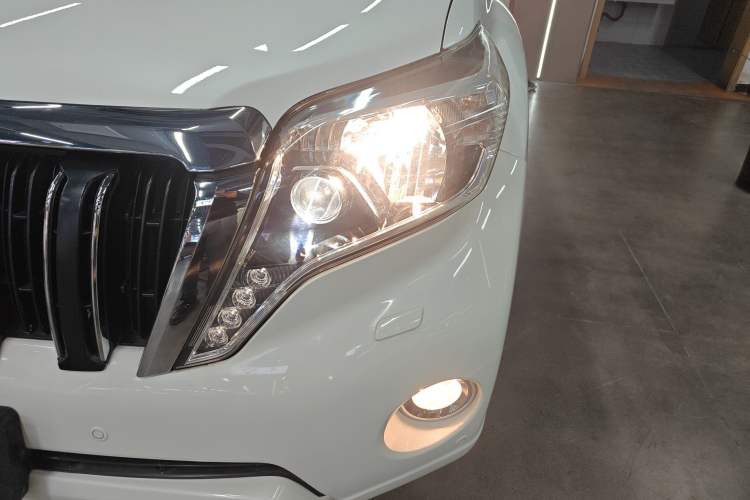 Used Toyota Prado 2016 3.5L Automatic TX-L Left Front Headlight