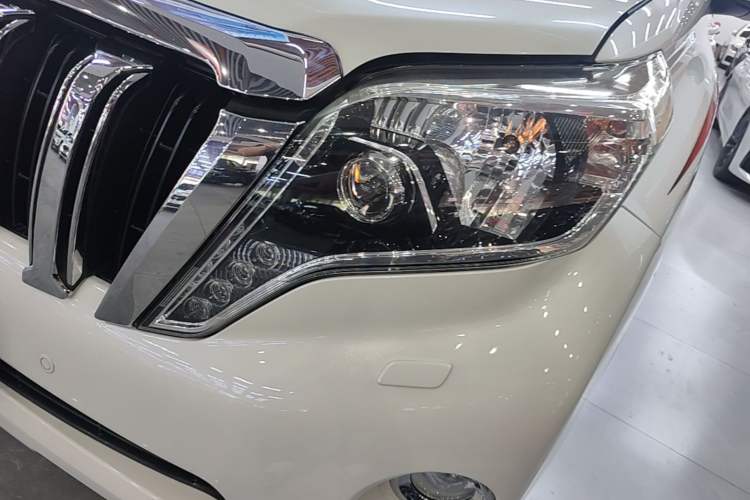 Used Toyota Prado 2016 3.5L Automatic TX-L Left Front Headlight