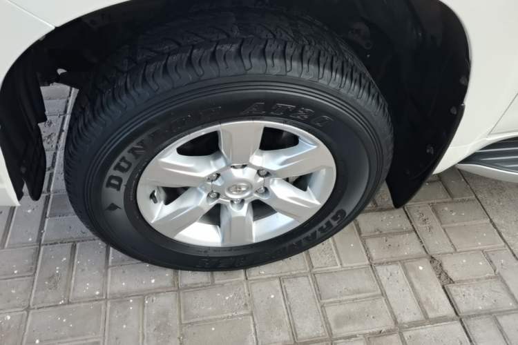 Used Toyota Prado 2016 2.7L Automatic Luxury Edition Left Front Wheel Hub