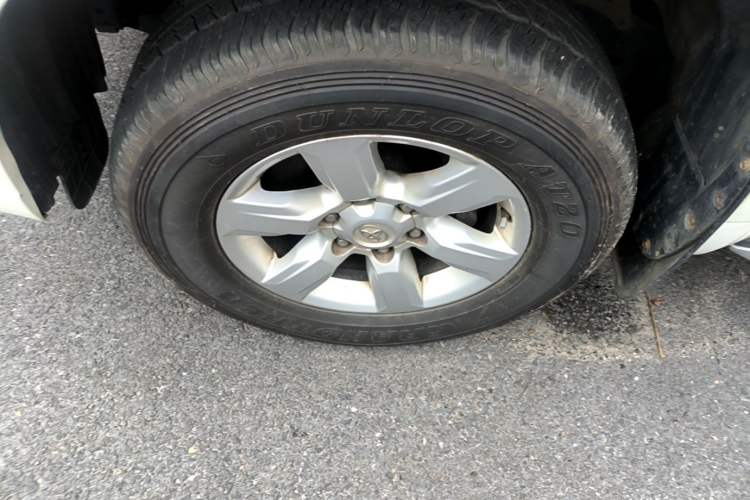 Used Toyota Prado 2016 2.7L Automatic Standard Edition Left Front Wheel Hub