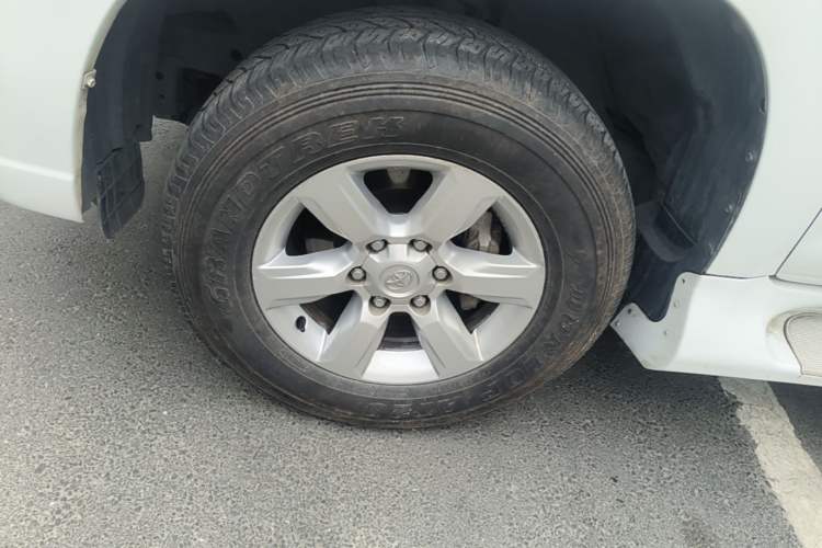 Used Toyota Prado 2016 2.7L Automatic Standard Edition Left Front Wheel Hub