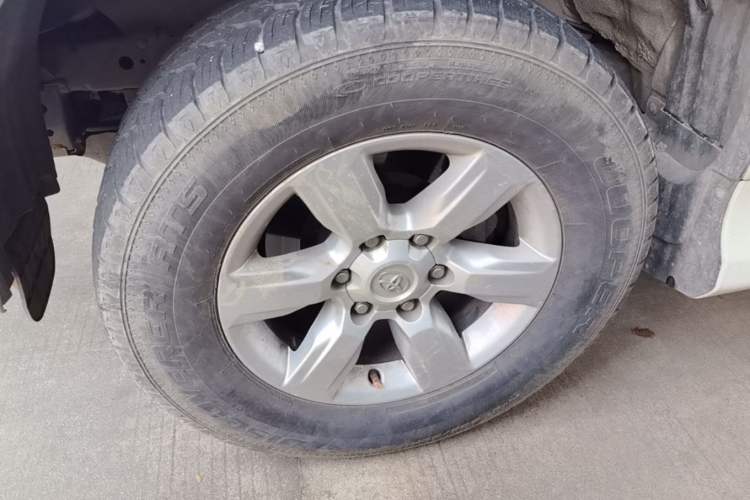 Used Toyota Prado 2016 2.7L Automatic Standard Edition Left Front Wheel Hub