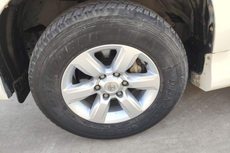 Used Toyota Prado 2016 2.7L Automatic Standard Edition Left Front Wheel Hub
