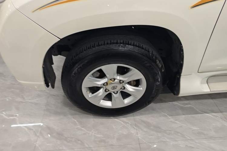 Used Toyota Prado 2016 2700 TX 7-Seater Middle East Version Left Front Wheel Hub